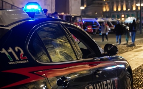 Stupefacenti e arnesi da scasso: doppio intervento a Gandino di carabinieri e polizia locale