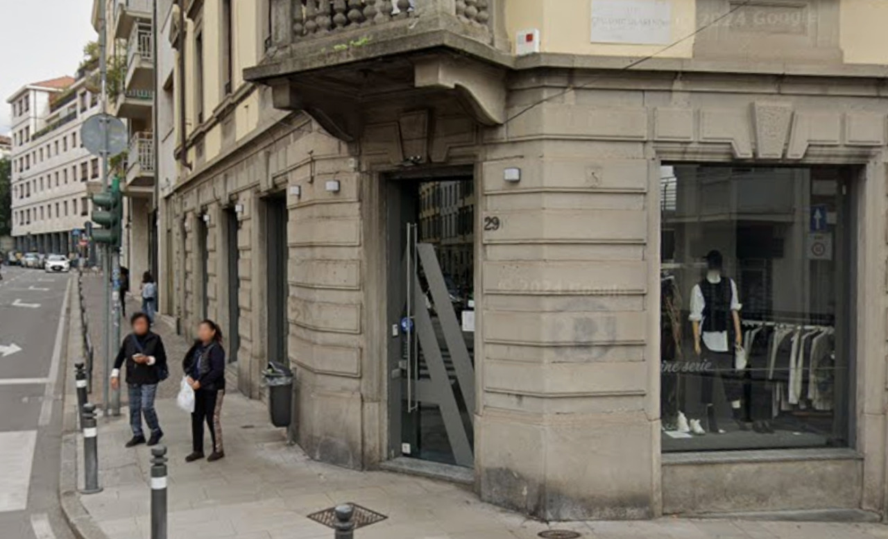 Nuova spaccata (la quinta) in centro a Bergamo: ladri nel negozio di Alessandra Venturi