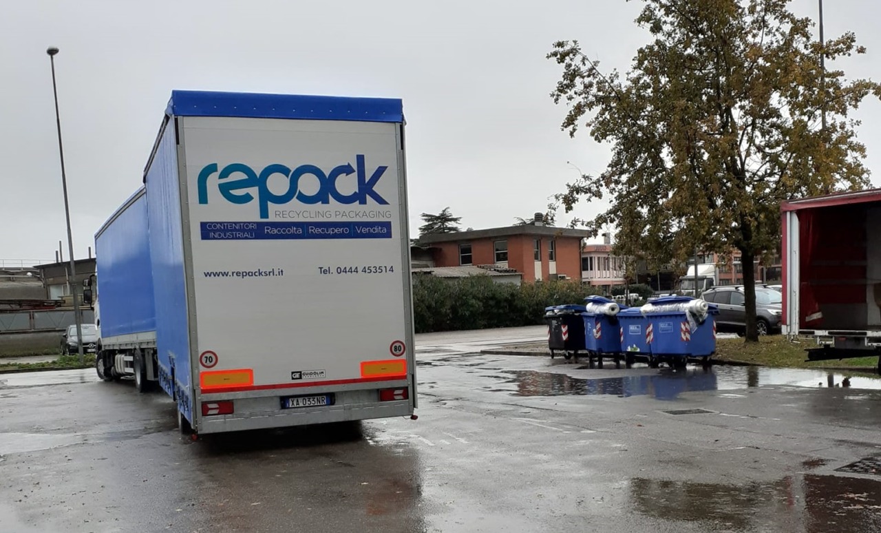 Puzze in via Mascagni a Stezzano, il Comune ha perso la pazienza e usa il pugno duro