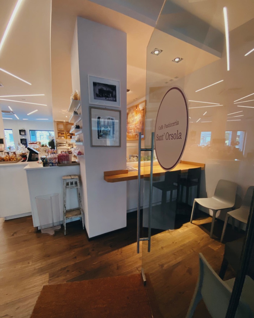 Un’altra spaccata in centro a Bergamo: colpita la Caffetteria Sant’Orsola