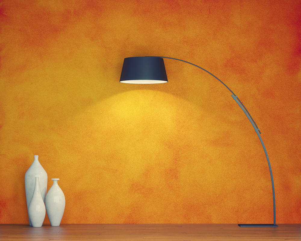 Lampada da terra: come scegliere il modello giusto per illuminare e arredare casa