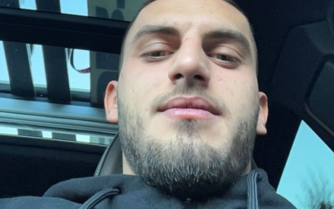 Morte di Samir Fermaca, spunta un testimone: «Dopo la caduta è stato urtato da un’auto»