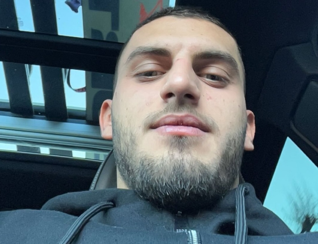 Morte di Samir Fermaca, spunta un testimone: «Dopo la caduta è stato urtato da un’auto»