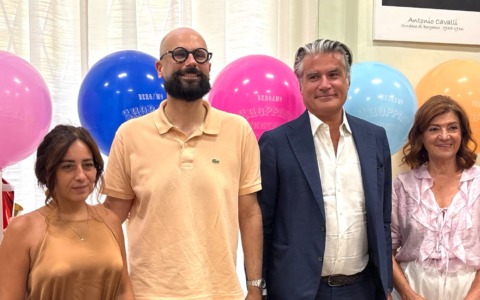 La notte bianca dello shopping torna in città: negozi aperti fino alle 22 e Luna Park Retrò in centro