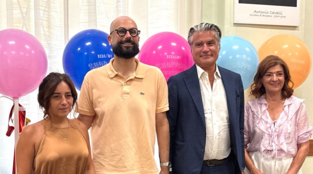 La notte bianca dello shopping torna in città: negozi aperti fino alle 22 e Luna Park Retrò in centro