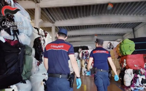 Blitz dei Forestali a Spirano: sequestrate 925 tonnellate di rifiuti tessili
