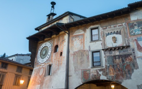 Clusone brilla per la sua prima “Notte Romantica dei Borghi più Belli d’Italia”