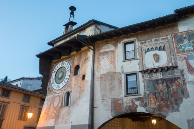 Clusone brilla per la sua prima “Notte Romantica dei Borghi più Belli d’Italia”