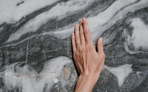 Gres porcellanato effetto marmo: eleganza senza compromessi