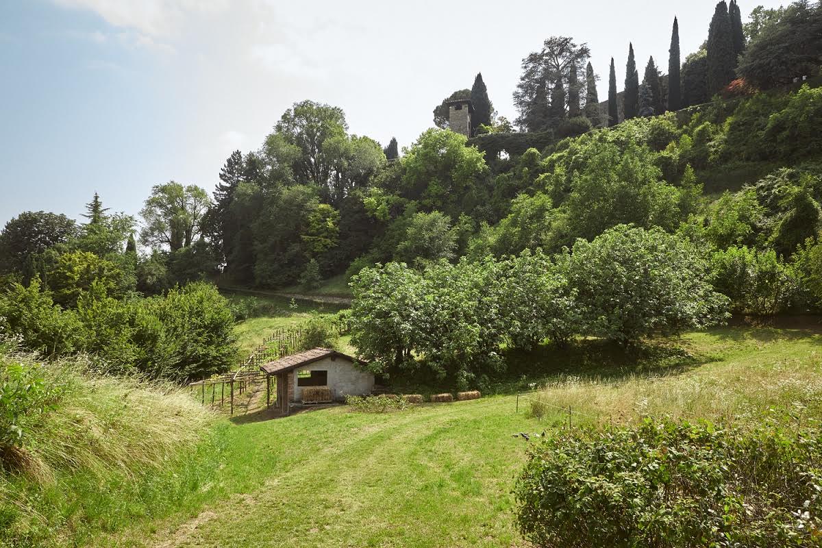 Per le Sere d’Estate del Fai, i giardini di Palazzo Moroni ospitano “Poetica”: teatro, musica e perfomance