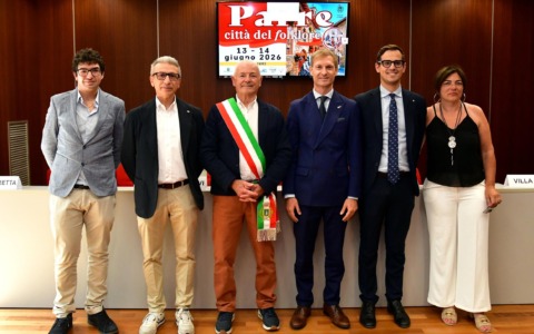 Celebrando le proprie radici: Parre è la prima “Città del Folklore” del Nord Italia, la festa del weekend
