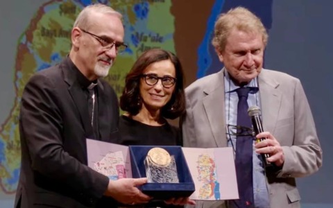 Il cardinale Pizzaballa torna a Bergamo e riceve il Premio Limes per il dialogo e la pace