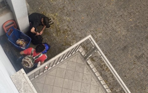Degrado nella zona dell’ex Lidl di Romano, senza fissa dimora ubriachi sotto le abitazioni