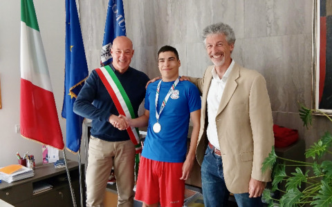 Mozzo festeggia il suo campione: «Fabio esempio di coraggio. Siamo tutti orgogliosi!»