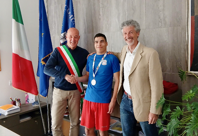 Mozzo festeggia il suo campione: «Fabio esempio di coraggio. Siamo tutti orgogliosi!»