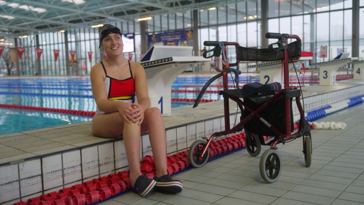 Sofia Brizio, nuotatrice paralimpica protagonista di un film: «Con il nuoto ho trovato autonomia e libertà»