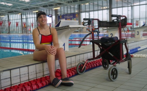 Sofia Brizio, nuotatrice paralimpica protagonista di un film: «Con il nuoto ho trovato autonomia e libertà»