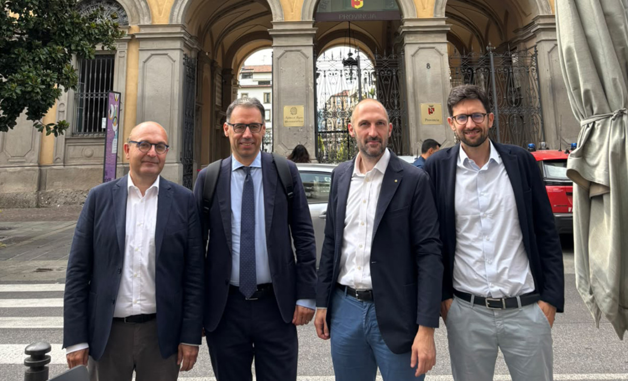 Gli esponenti del Pd dal prefetto per parlare di sicurezza, il centrodestra replica: «Meglio tardi che mai»