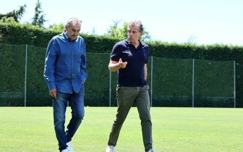 Sarri si fida di Giuntoli per il mercato. E aspetta il ritiro per dare verdetti e chiedere rinforzi