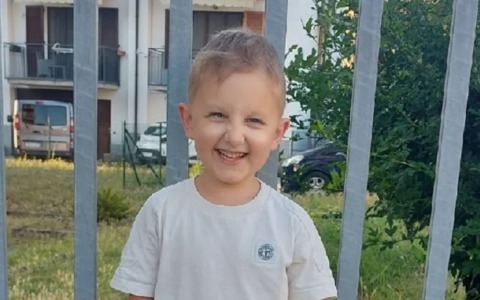 Dopo il tumore, la sfida di Liam continua: una raccolta fondi lo porterà in Spagna per la riabilitazione
