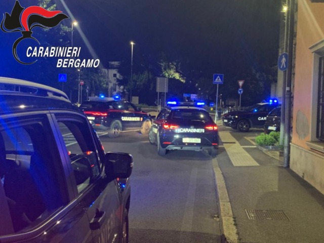 Dopo la preoccupante sparatoria alle piscine, controlli straordinari dei carabinieri a Seriate