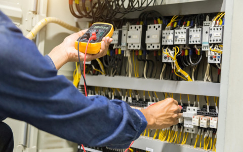 Riqualificare un edificio significa integrare tecnologia senza complicare l’uso quotidiano