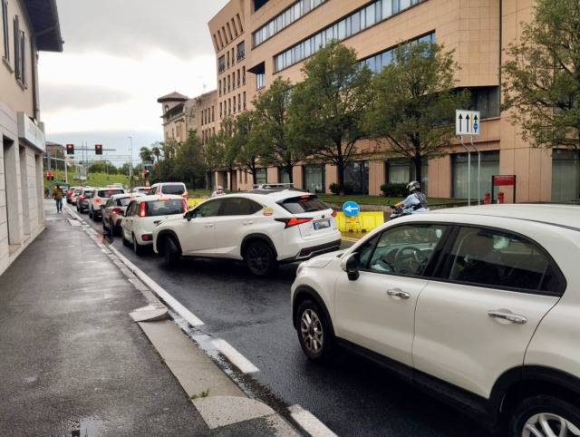 Andate a dirlo a chi deve usare l’auto che l’e-Brt è bella! E siamo soltanto a luglio…