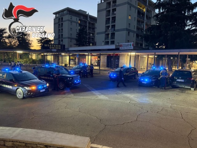 Carabinieri in azione nella Bassa: sanzionate due sale slot e identificate 46 persone