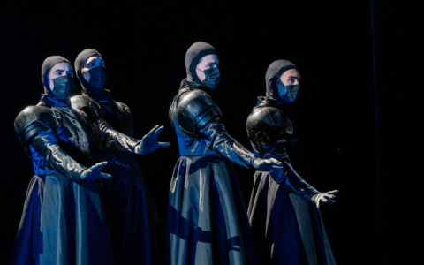 Il Donizetti Opera 2026 cerca figuranti per due nuove produzioni: ecco come candidarsi