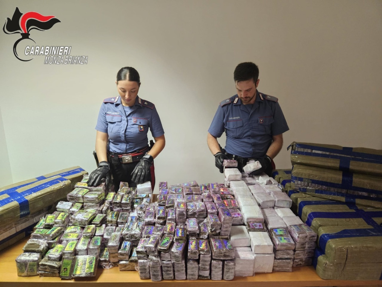 Ragazza di Telgate arrestata in Brianza: con un complice aveva 275 chili di hashish e 12 mila euro in contanti