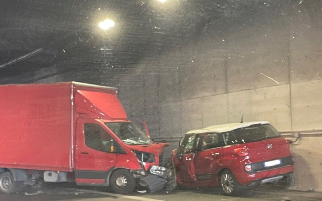 Incidente nella galleria Sant’Alessio a Mapello: traffico in tilt sull’asse interurbano