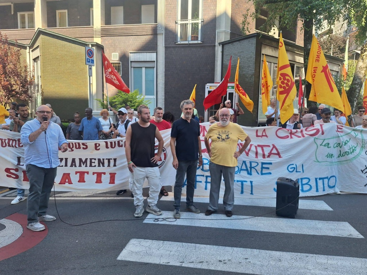 Aler Bergamo, confronto saltato: gli inquilini rilanciano la protesta