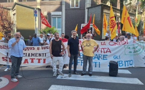 Aler Bergamo, confronto saltato: gli inquilini rilanciano la protesta