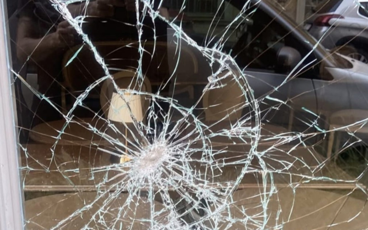 Ladri ancora in azione al Cafè Marly, in pieno centro: secondo raid in due settimane
