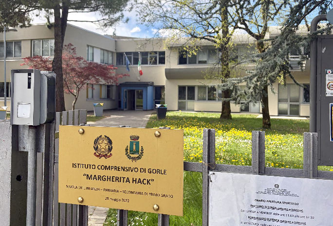 Libri scolastici bruciati a Gorle (forse da dei ragazzi?): indaga la polizia locale