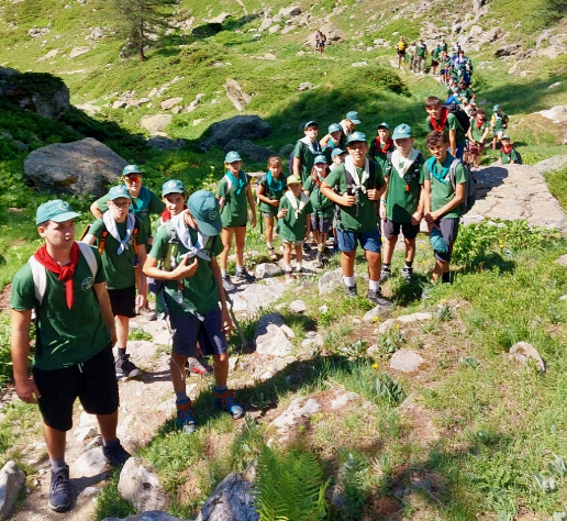 Cinque giorni in Val Veny, i giovani alpini di Treviolo hanno imparato il volontariato