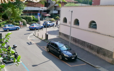 Via dei Cappuccini, sale la tensione: «Ok la mensa dei frati, ma così non va bene»