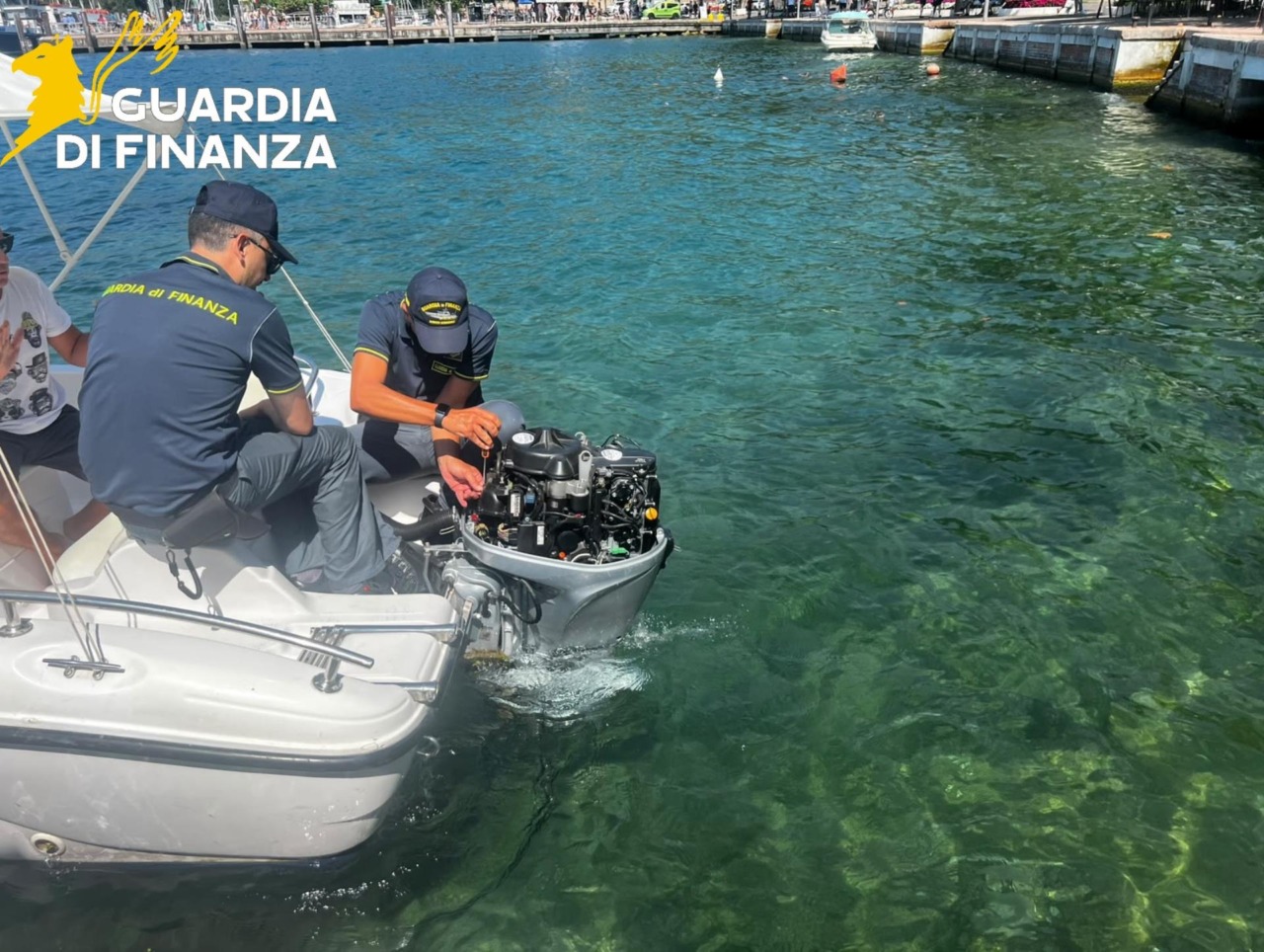 Lago d’Iseo, blitz della Guardia di Finanza: scoperto un natante con motore manomesso