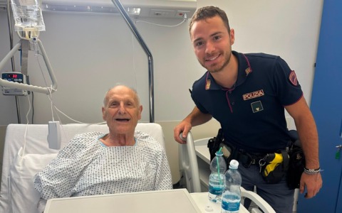 Uomo di 92 anni colto da malore in via Maj, gli agenti della polizia di Stato gli salvano la vita