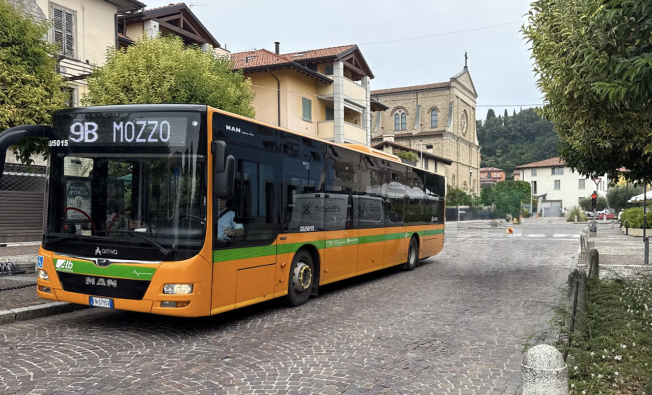 Mozzo, bonus trasporti per gli studenti: sconti fino a 80 euro per chi prende Atb o Arriva