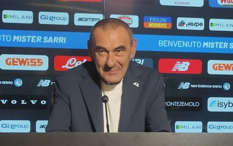 Cinque cose sulla conferenza di presentazione di Sarri all’Atalanta (un anti-personaggio)
