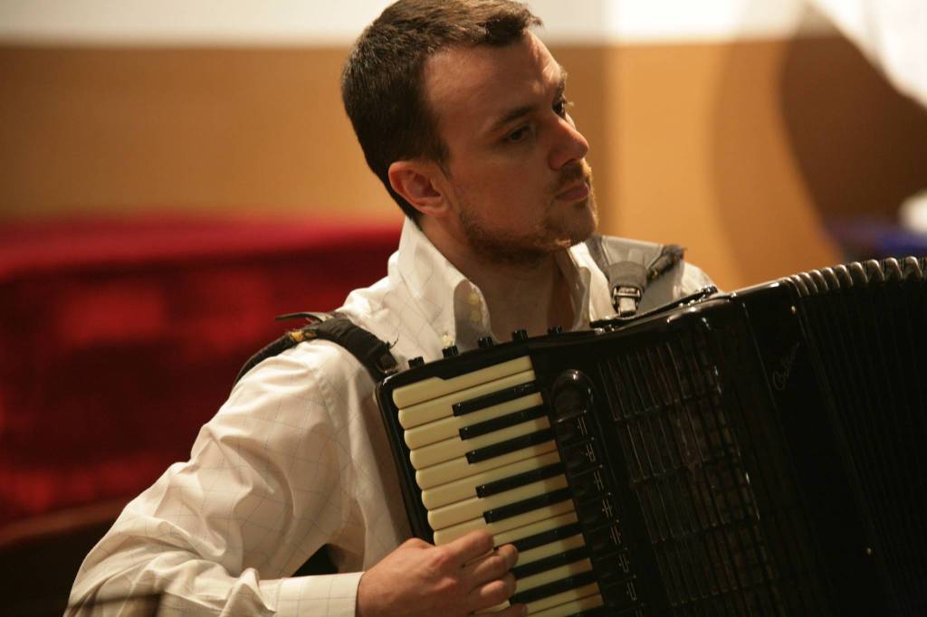 Nadio Marenco porta la fisarmonica a Sant’Anna: un viaggio musicale tra spiritualità e memoria