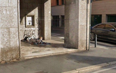 Bivacchi tra via Maj e via Casalino, Angeloni risponde: «Un progetto per riqualificare gli spazi»