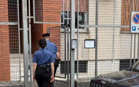 Ai domiciliari minaccia i carabinieri che lo controllavano: 46enne di Pontida finisce in carcere