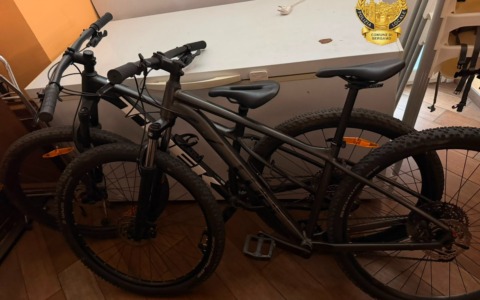 Rubano due biciclette da seimila euro a due minorenni a Bergamo: recuperate grazie ai dispositivi Gps