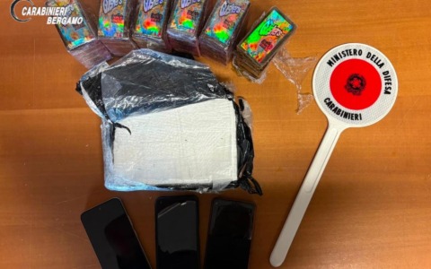 Maxi sequestro di droga a Capriate San Gervasio: arrestati due corrieri con oltre 4 chili di stupefacenti