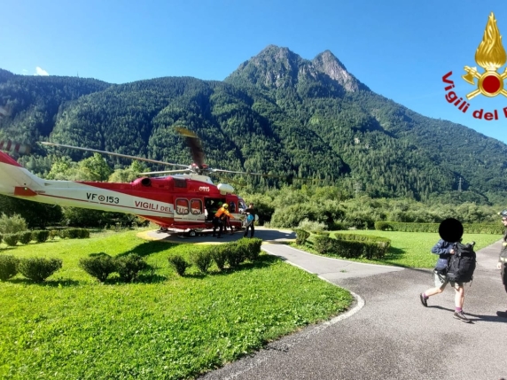 Ventinove escursionisti bloccati da due nei rifugi Coca e Brunone in alta Val Seriana: salvati in elicottero