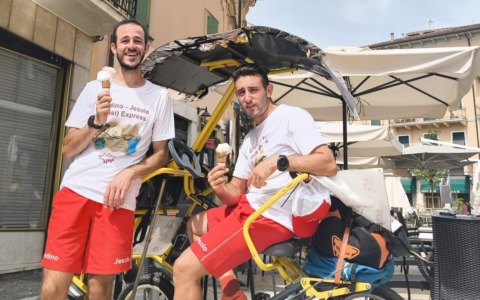 Daniel Bonazzi e Davide Bosio, che si sono fatti da Gandino a Jesolo… in risciò