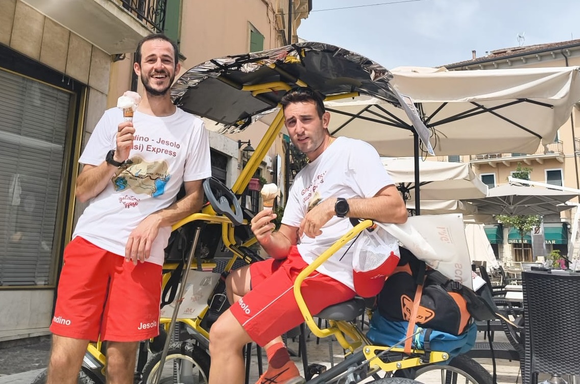 Daniel Bonazzi e Davide Bosio, che si sono fatti da Gandino a Jesolo… in risciò
