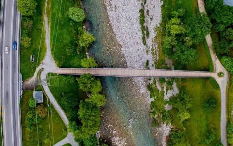 Nel tratto sul territorio di Nembro, la ciclabile della Val Seriana «sembra una pista da gara»